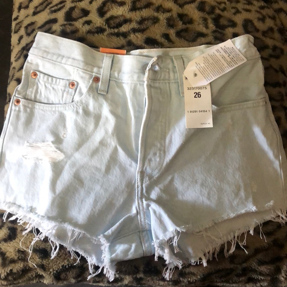 Brad new Levi’s shorts